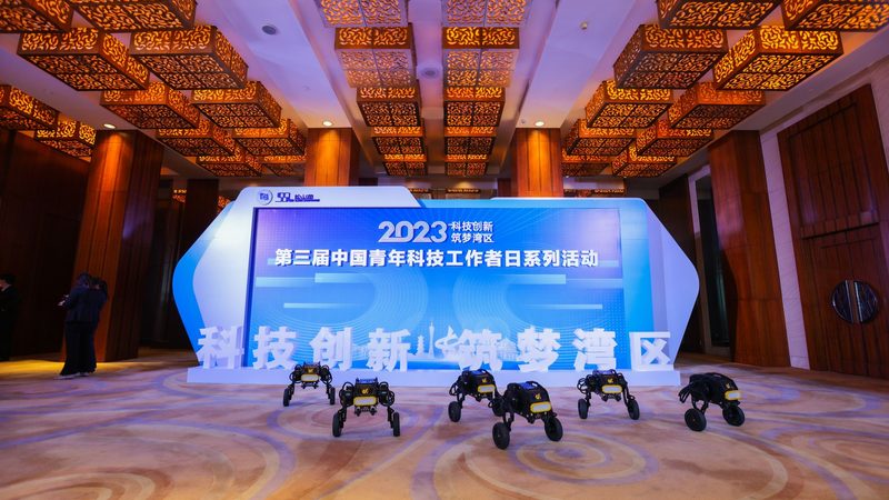 工业互联网平台：制造企业转型的关键选择
